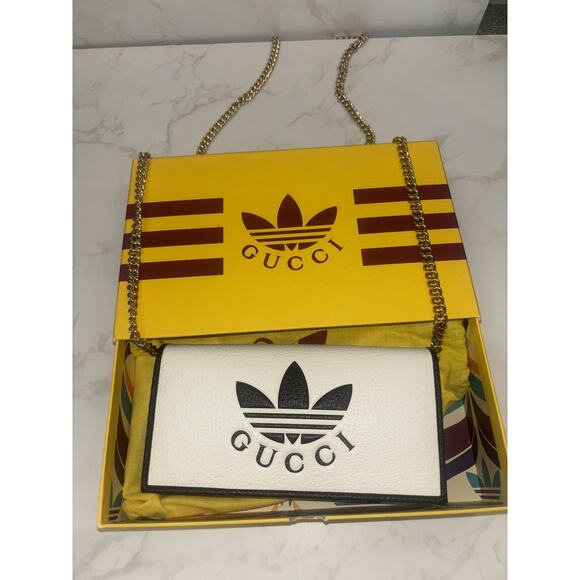 Gucci Logo Chain Wallet - Brand New - Picture 1 of 5